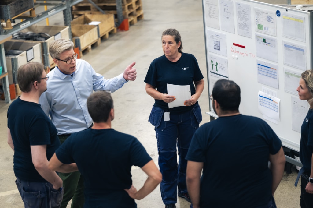 Avstämning vid pulstavla, en del av leanarbetet