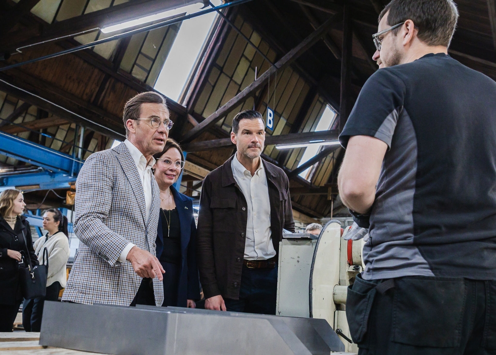 Statsminister Ulf Kristersson besöker Hörby Bruk som genomgått Produktionslyftet